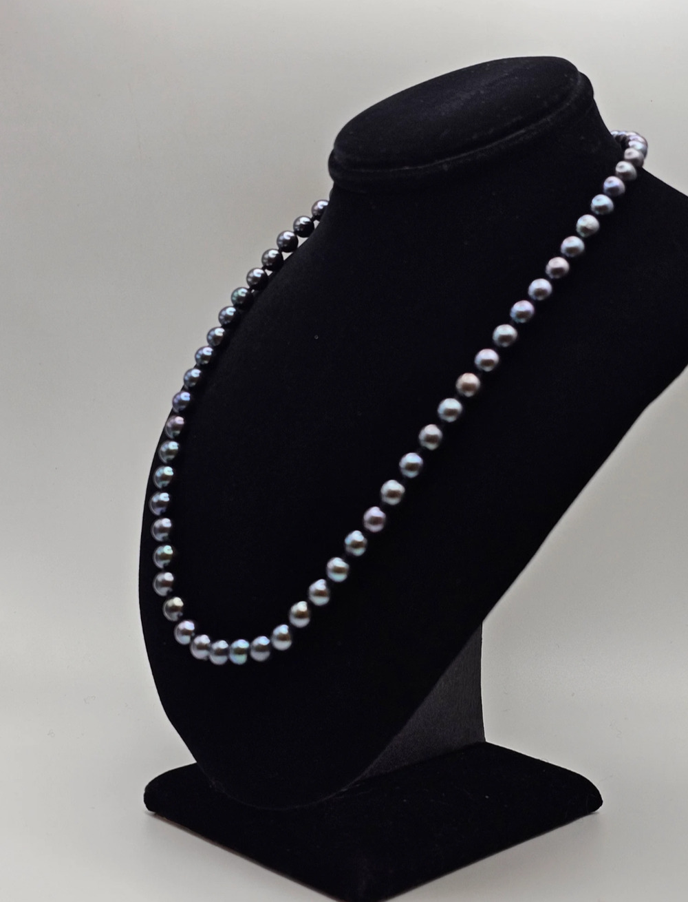 Tahitian Iridescent Black Peacock Freshwater Pearl Necklace Hand Knotted 18"